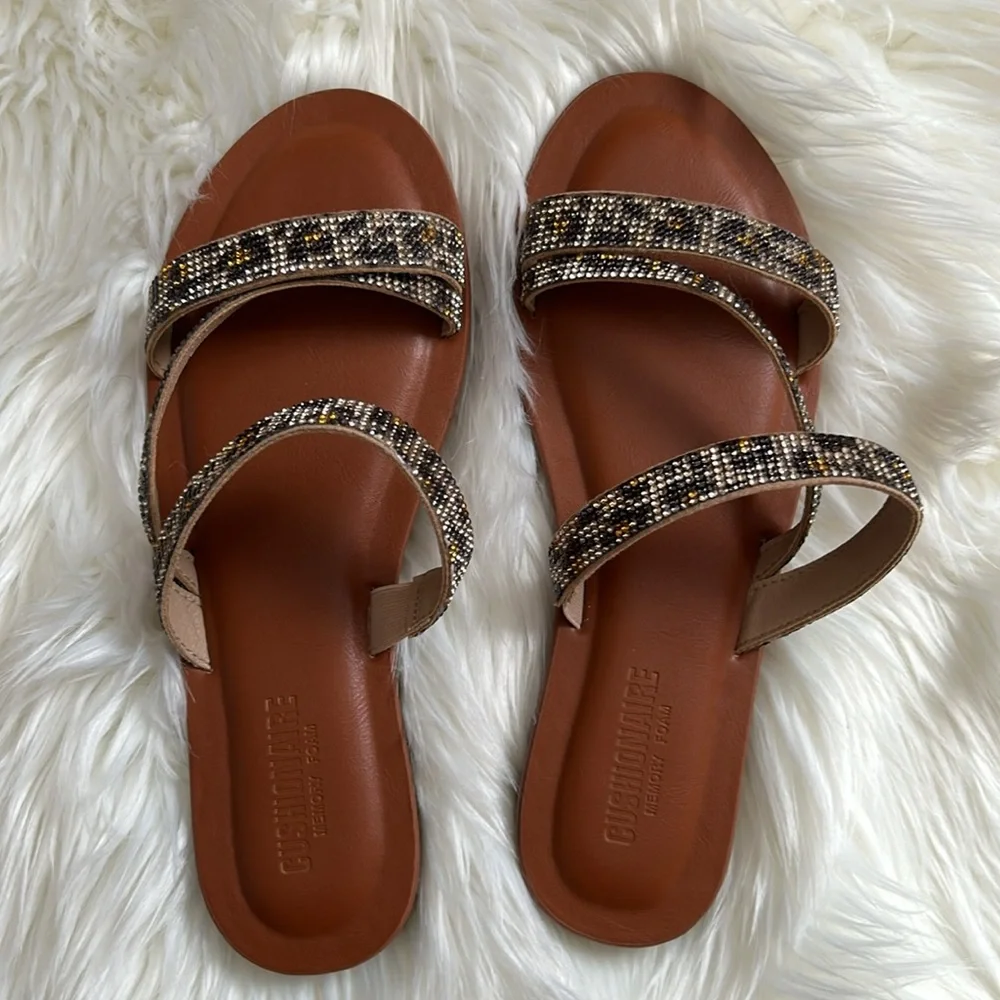 NWOB ~ CUSHIONAIRE VIENNA RHINESTONE MEMORY FOAM SANDALS SZ 9 - Picture 2 of 12